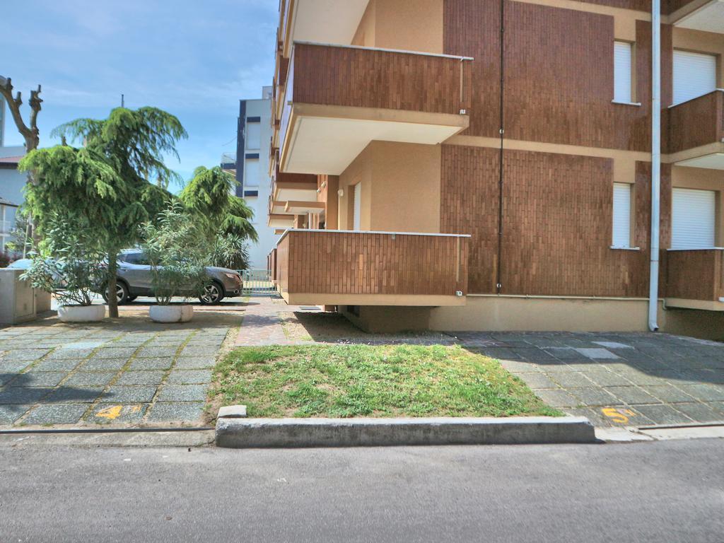 Salisburgo Lägenhet Lignano Sabbiadoro Exteriör bild