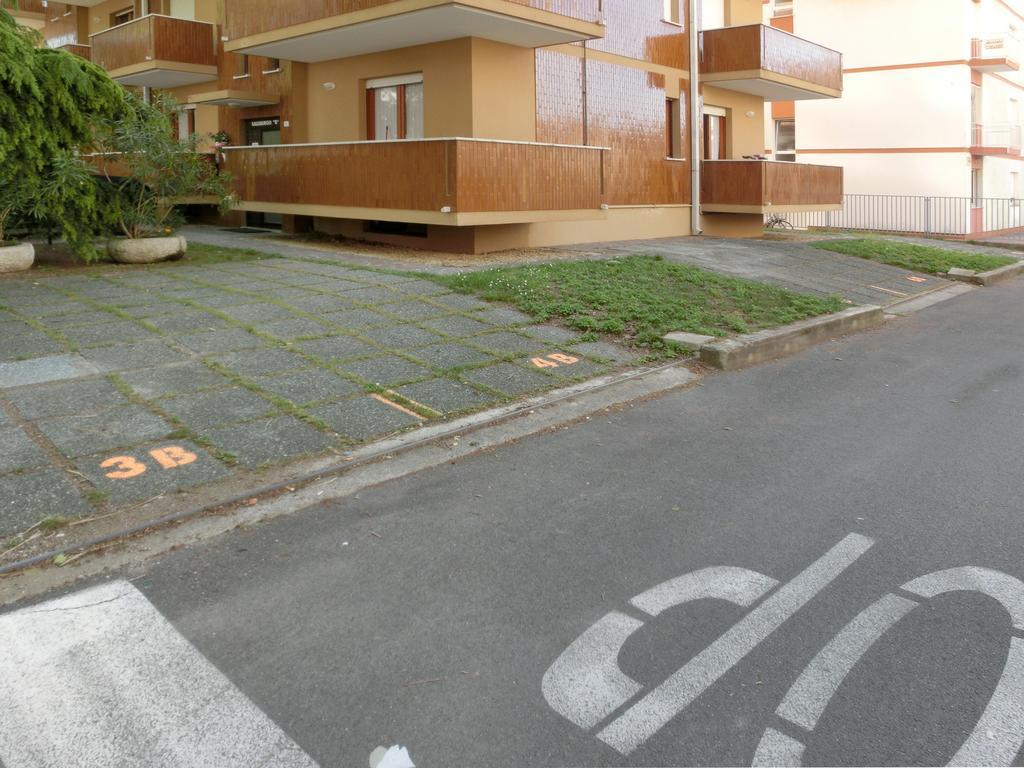 Salisburgo Lägenhet Lignano Sabbiadoro Exteriör bild